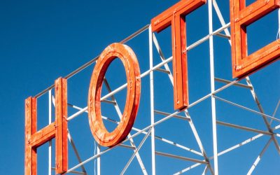 LOS HOTELES «ONLY ADULTS» Y EL DERECHO DE ADMISIÓN VS DERECHO AL ACCESO DEL CONSUMIDOR. ¿REALMENTE ES COMPATIBLE?
